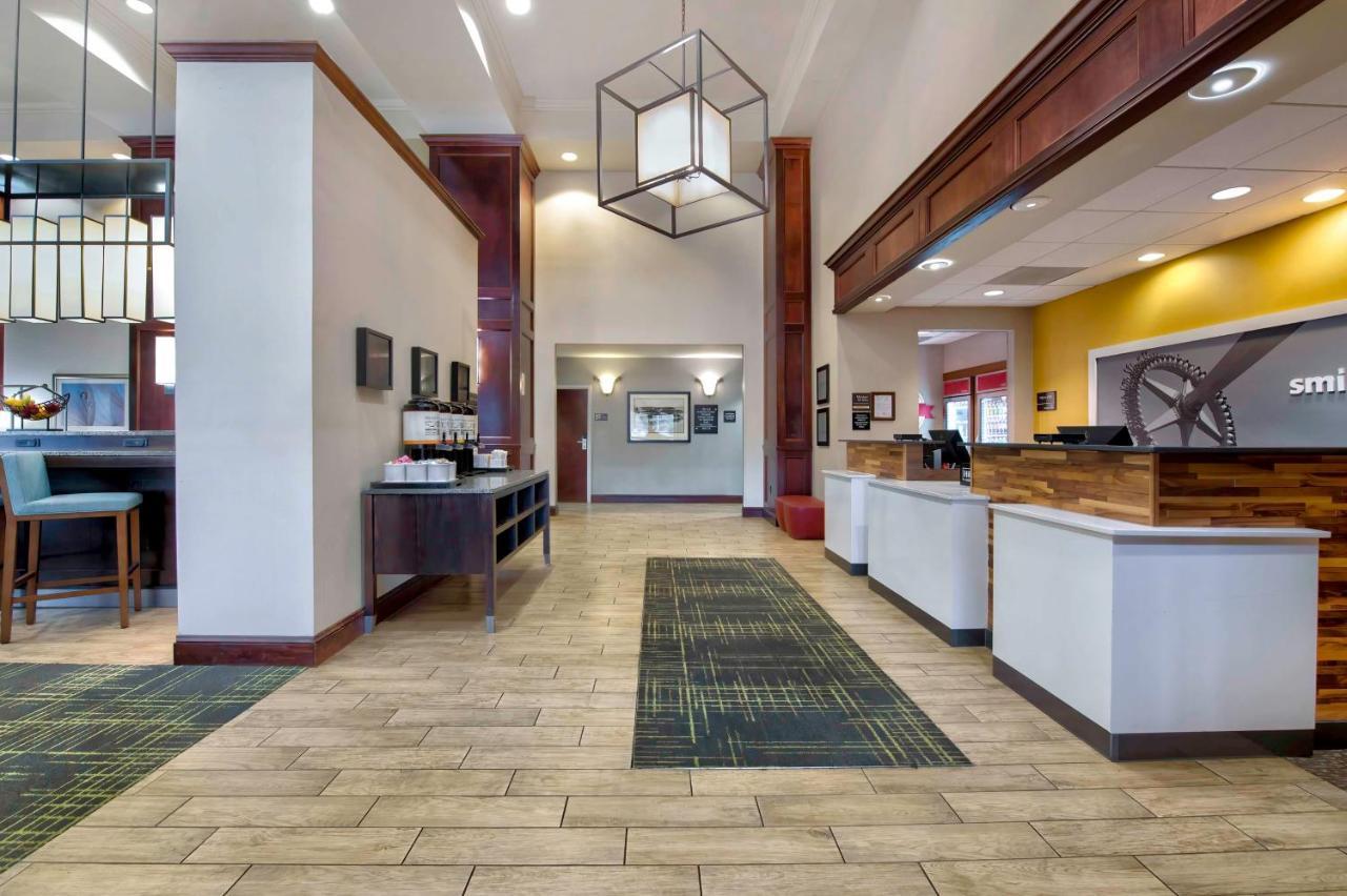 Hotel Hampton & 3*