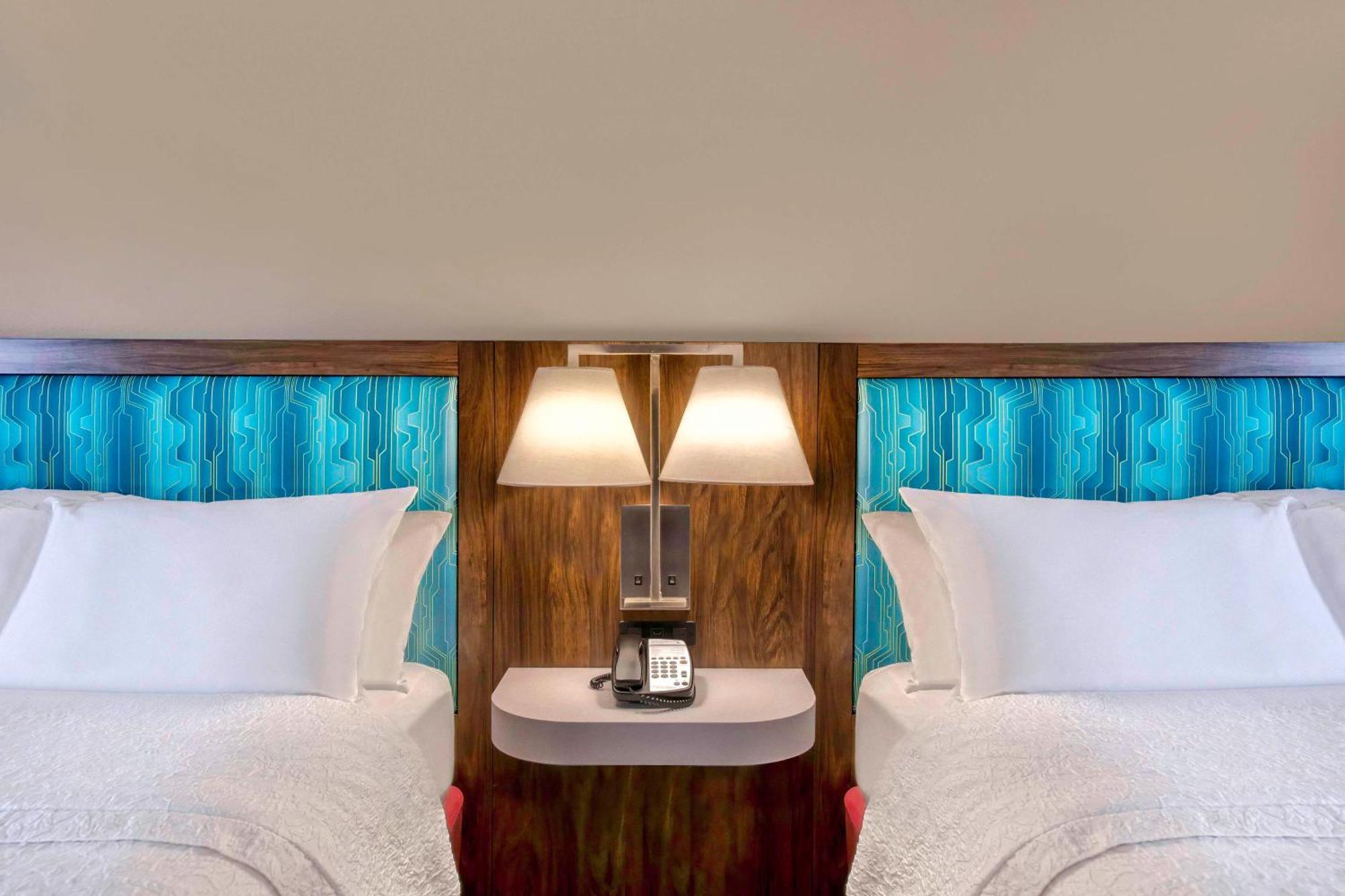 Hotel Hampton &