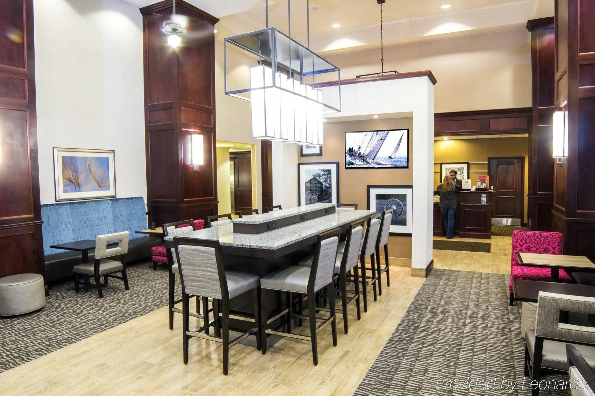 Hampton & Hotel Jackson