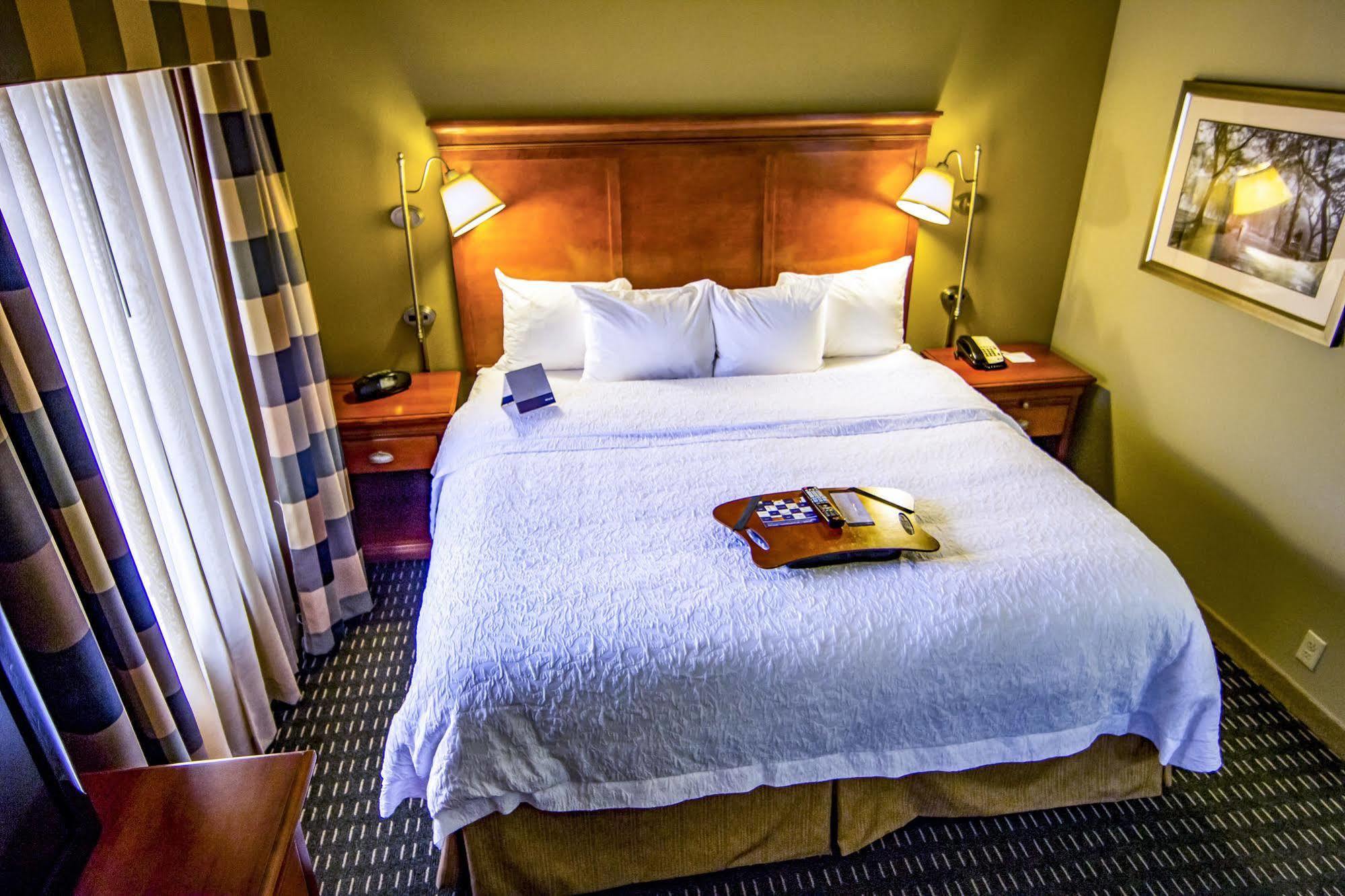 Hampton & Hotel 3*